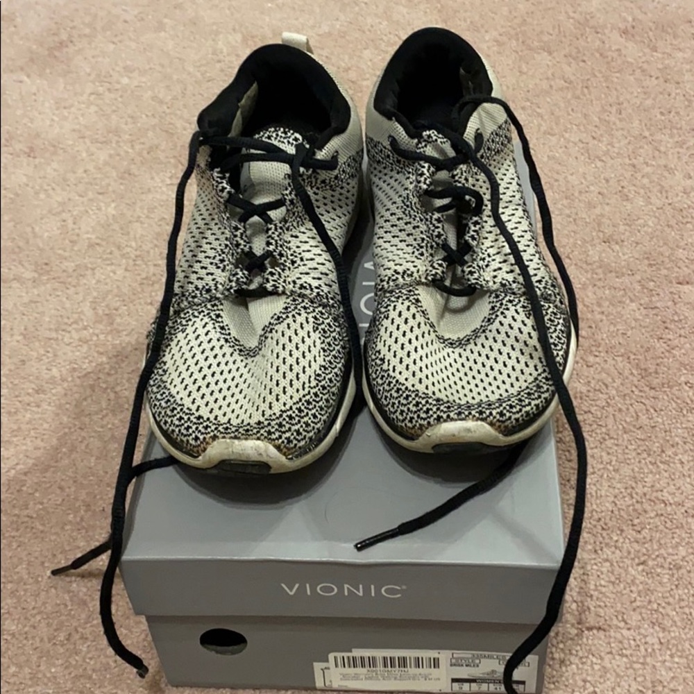 Vionic running shoes
